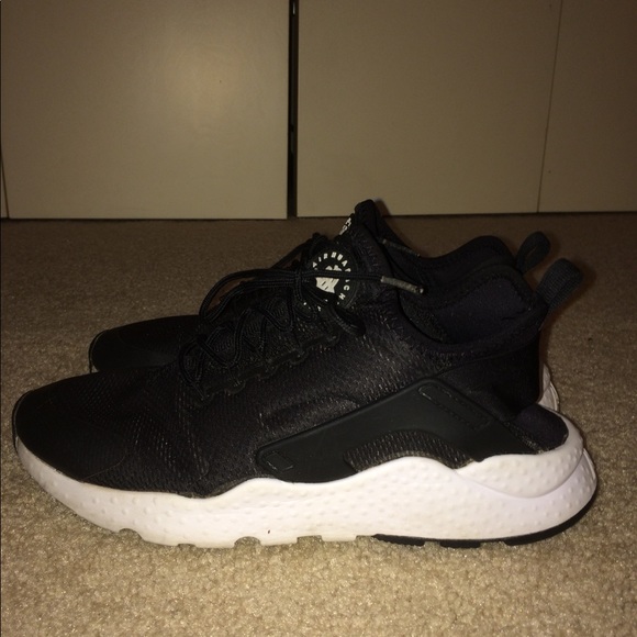 Nike Huaraches - Picture 3 of 6